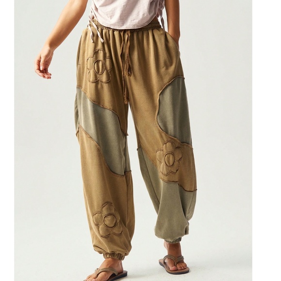 Boho Flower Patch Color Block Stretchy Waist Jogger Pants - Picture 3 of 7